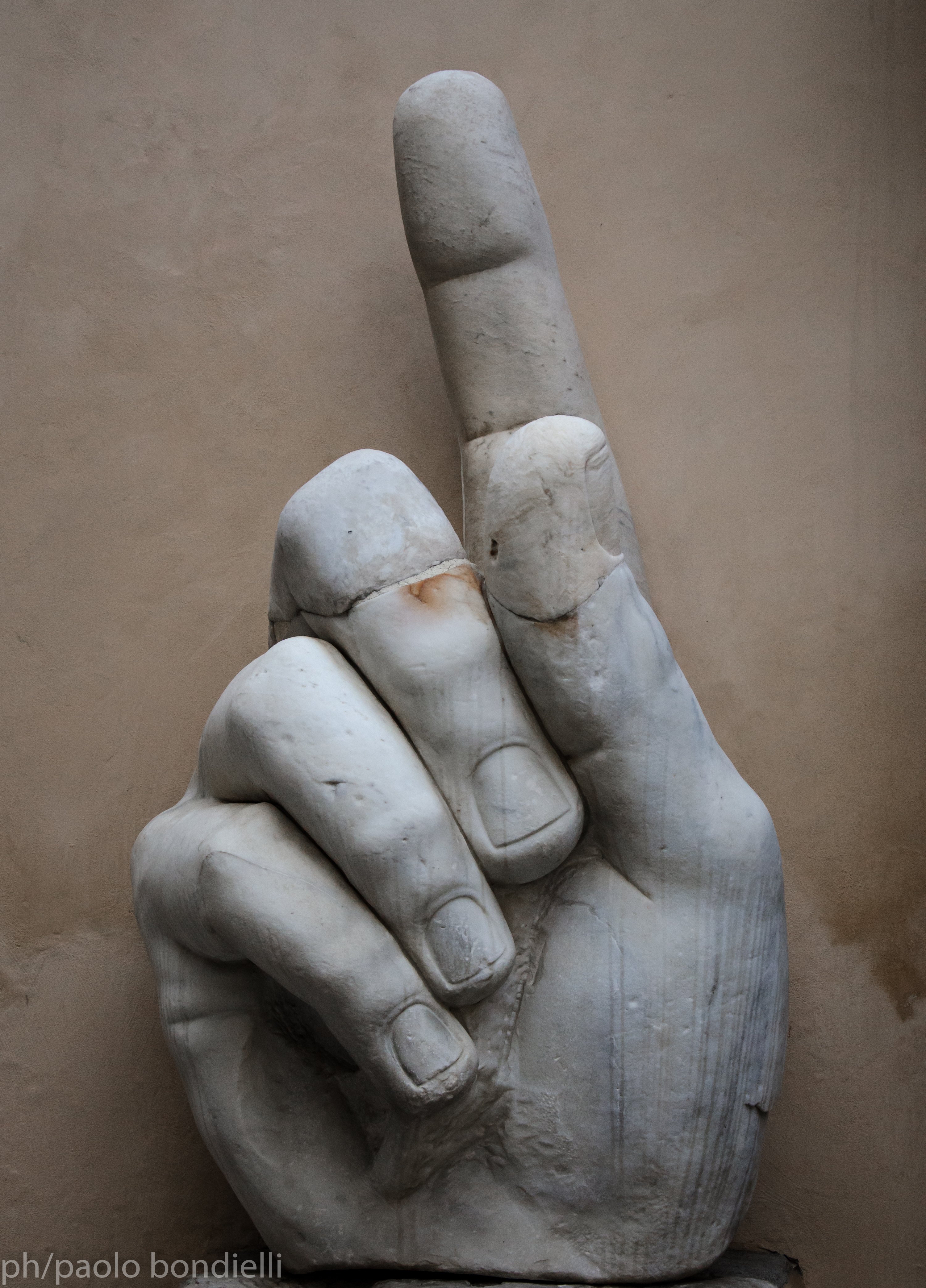 ph/Paolo Bondielli - La mano colossale