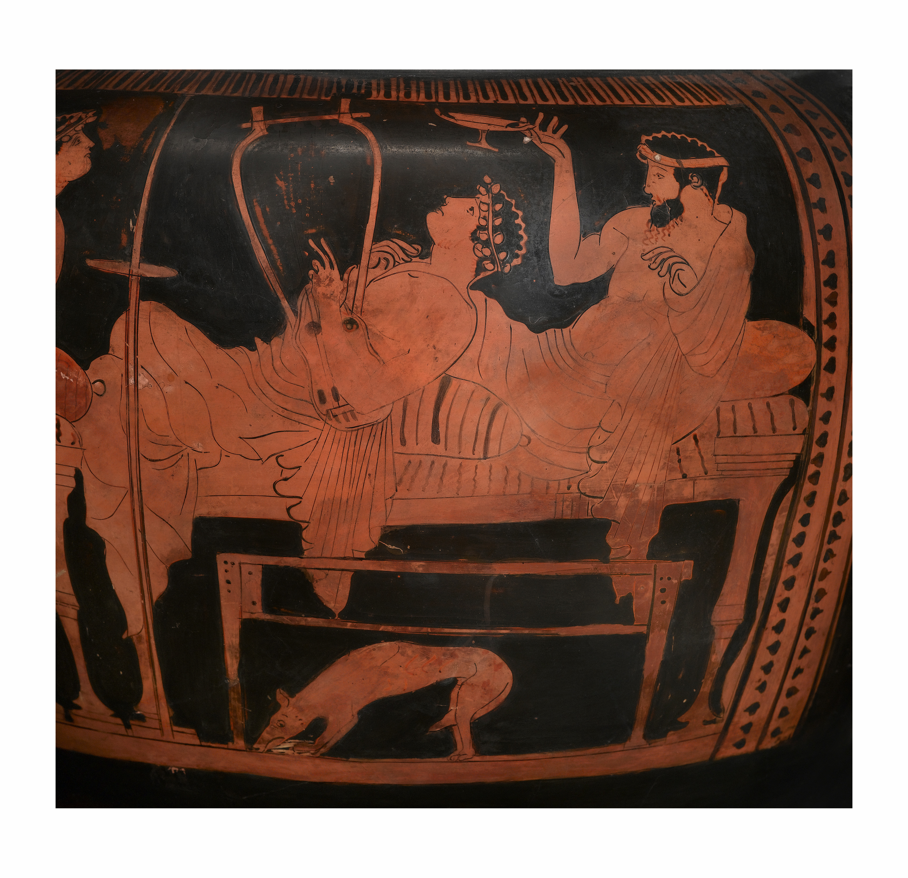 Cratere a colonnette attico a figure rosse Pittore di Leningrado, 470-460 a.C. Particolare con simposiasti che giocano al cottabo Collezione Intesa Sanpaolo 