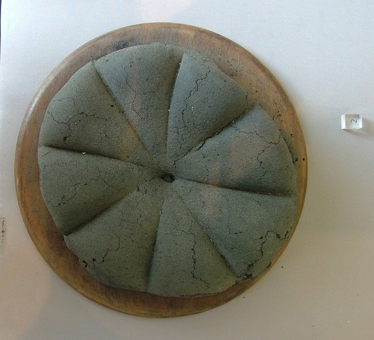 Forma di pane rinvenuta a Pompei- ph/https://commons.wikimedia.org/wiki/User:Beatrice