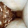 Immagine Scattata Nel 1987 Da Una Minuscola Fotocamera Della National Geographic Mostra La Barca Nella Sua Fossa(ph. Claude E. Petrone, National Geographic)