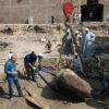 L’estrazione Di Un Blocco Di Granito Rosso A Matariya (ph. Ahram)