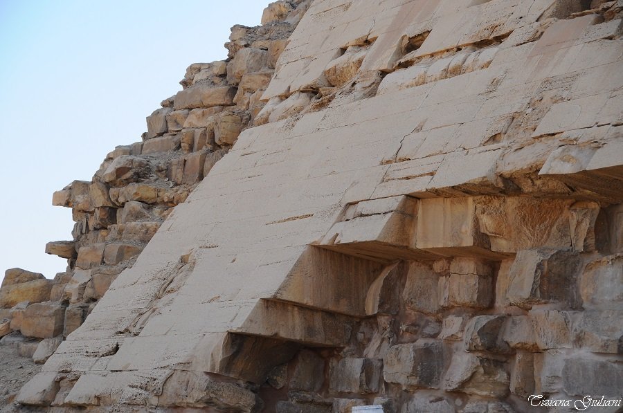 A Dahshur viene inaugurata la piramide romboidale di Snefru -  MediterraneoAntico