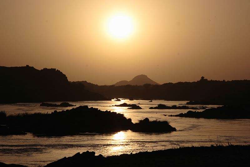 A network of river breakwaters has been identified along the Nile extending for 1,000 km