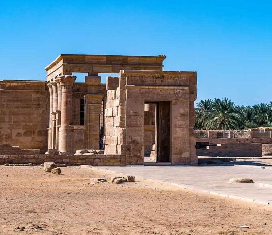 Il tempio di Hibis oggi (© www.egiptoexclusivo.com)